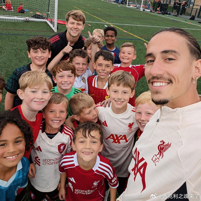 关于热门球星备战亚洲赛事，参与公益活动的信息