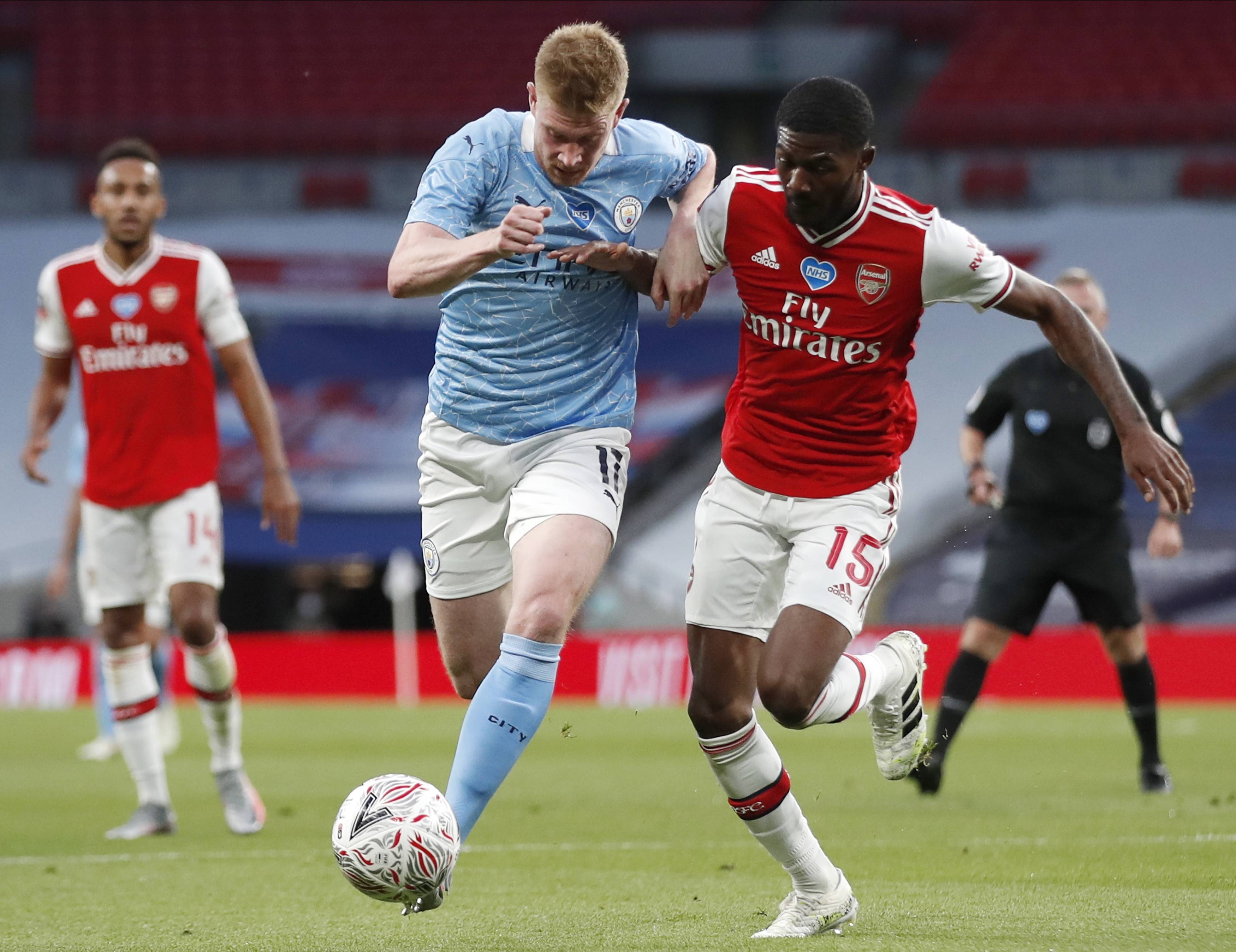 阿森纳逼平对手，握手言和