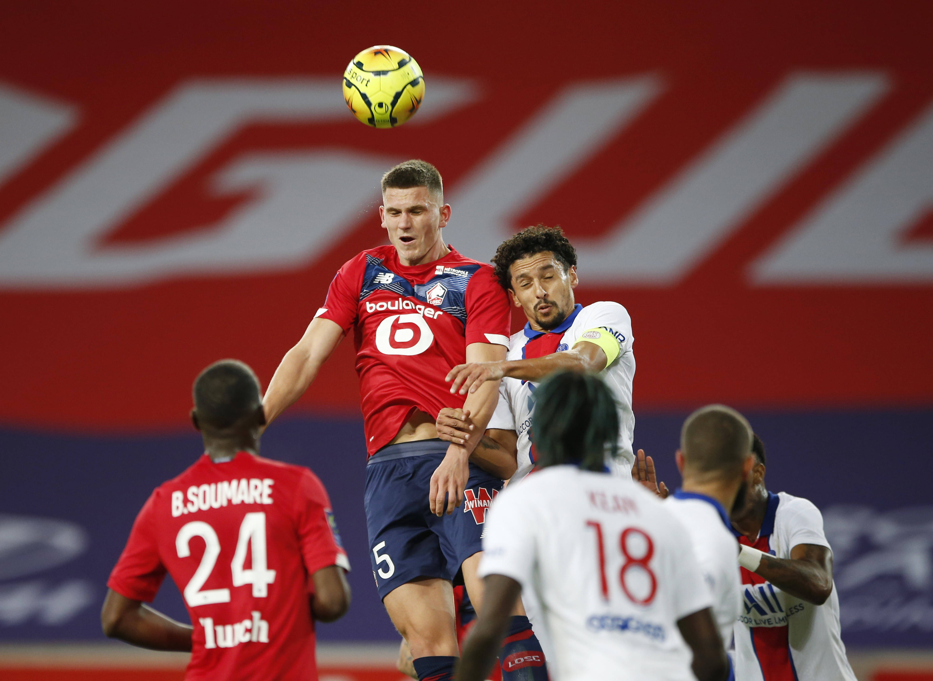 aoa体育娱乐-理昂遭遇连败，法甲积分下滑