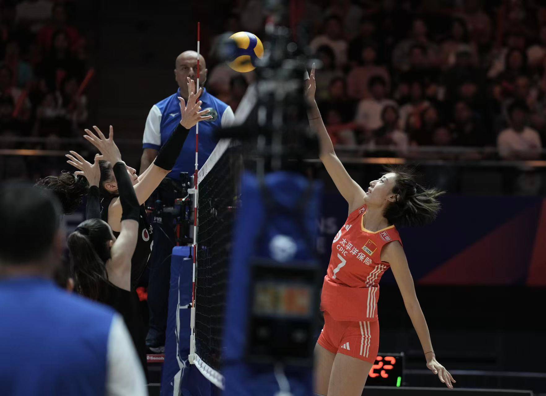 包含土耳其国家队备战首战备赛细节曝光，备战实力雄厚的词条