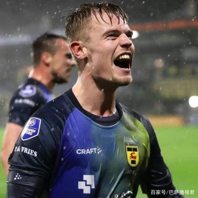 沙尔克04后防稳固，保持不败纪录的简单介绍